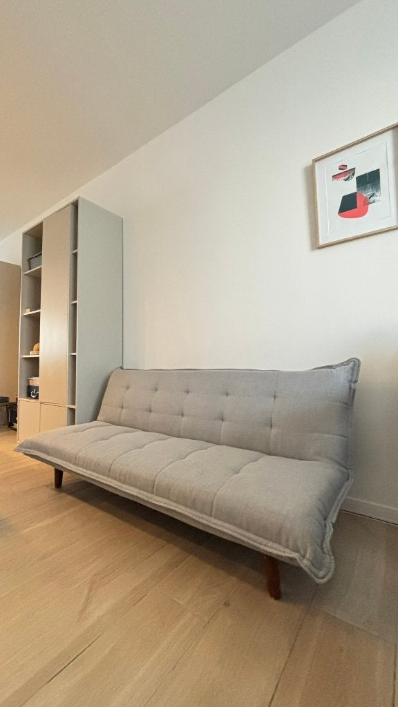 Grijze Klik-Klak Slaapbank – Driezitsbank met Houten Pootjes, Huis en Inrichting, Ophalen, Gebruikt