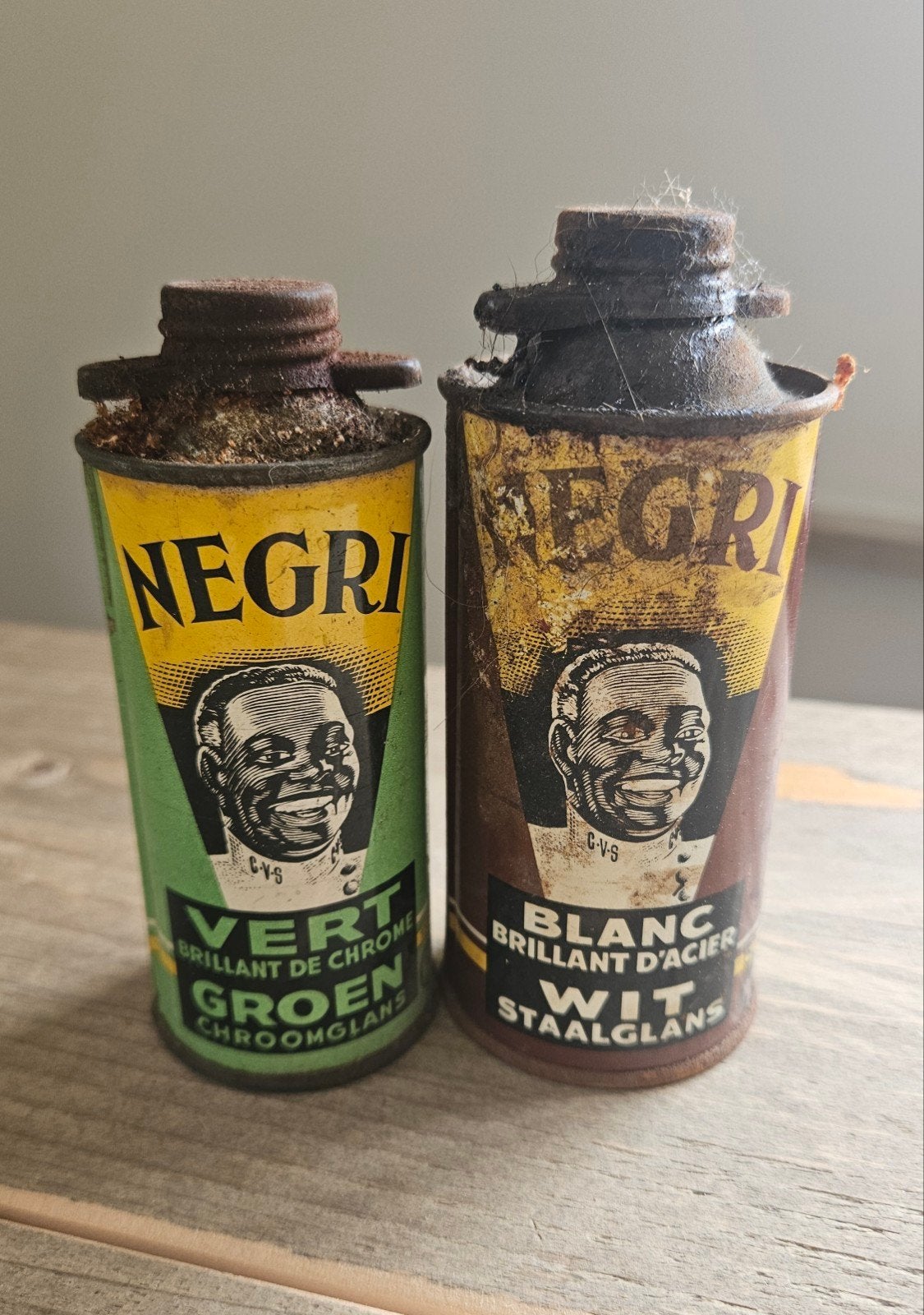 2 oude Negri schoenpoetsblikken kunnen alleen met een vaasje, Ophalen of Verzenden
