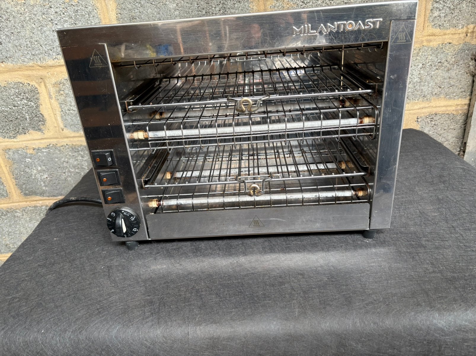 Salamndre pro milantoast, Enlèvement