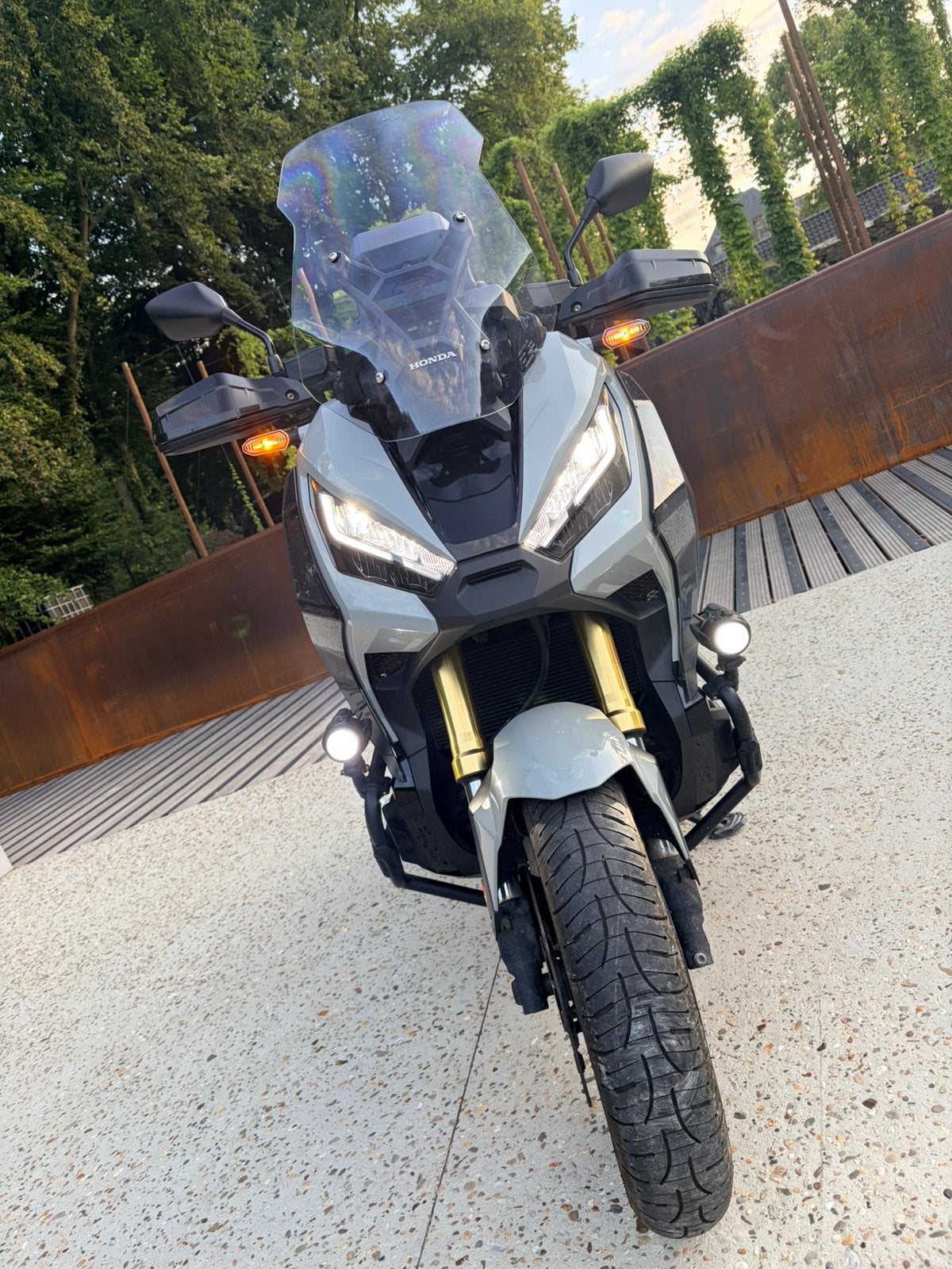 Honda Xadv 750 09/2023 - 14000km evolutifs, Particulier, Handvatverwarming