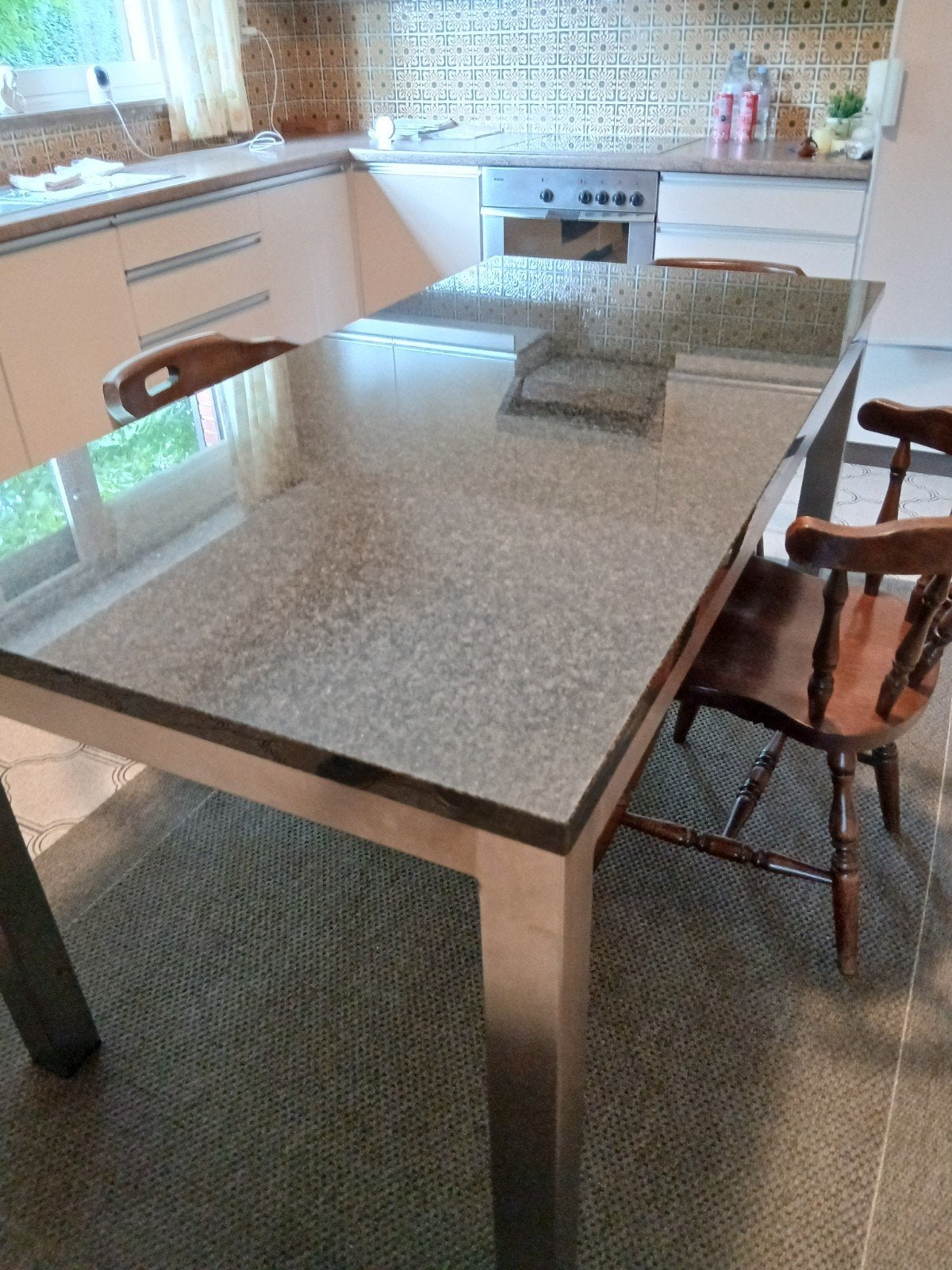 Prachtige eettafel met massief granieten blad (gepolijst nat, Ophalen