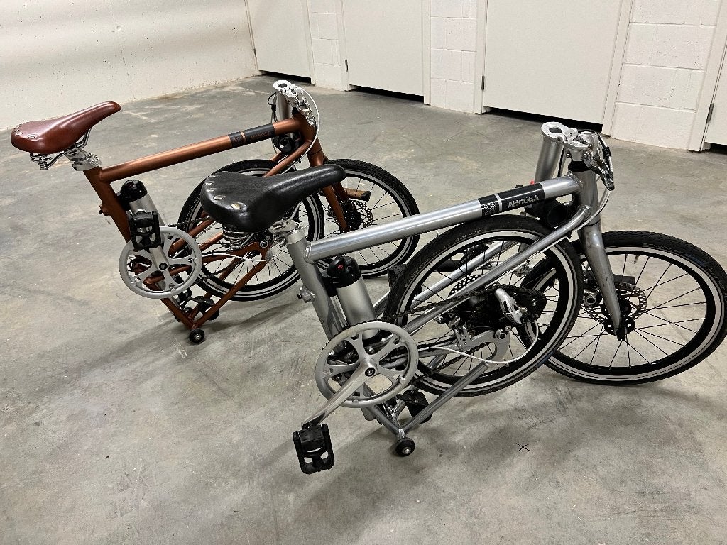 2 elektrische vouwfietsen Ahooga, Ophalen, Zo goed als nieuw, Minder dan 30 km per accu, Overige merken