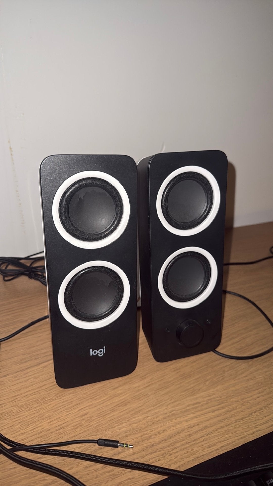 Logitech Z200 speakerset, Computers en Software, Ophalen, Zo goed als nieuw