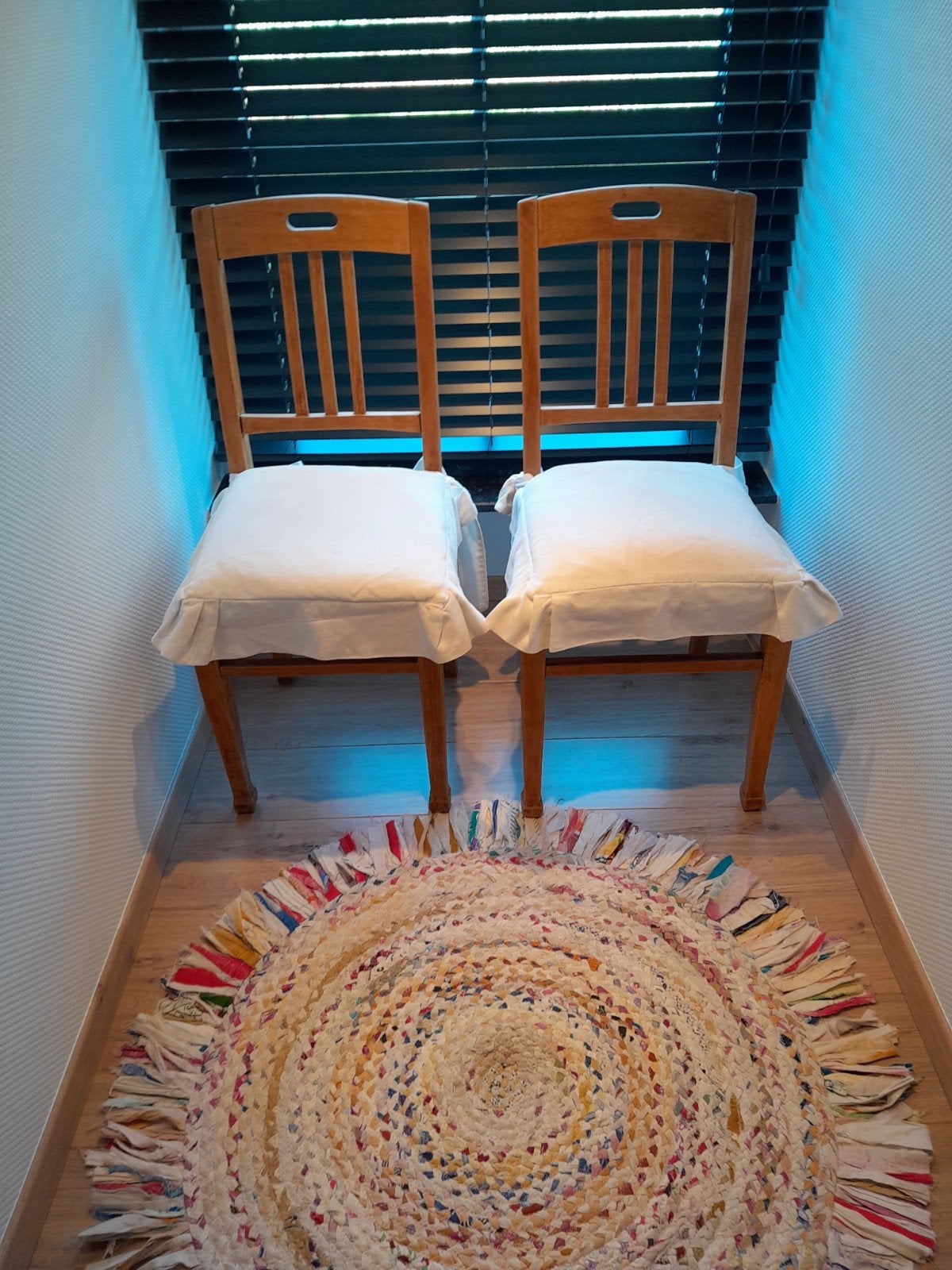 2 leuke stoelen met kussens, Ophalen