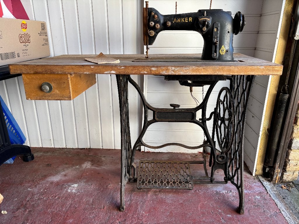 Anker MMZ Naaimachine + Tafel, Ophalen