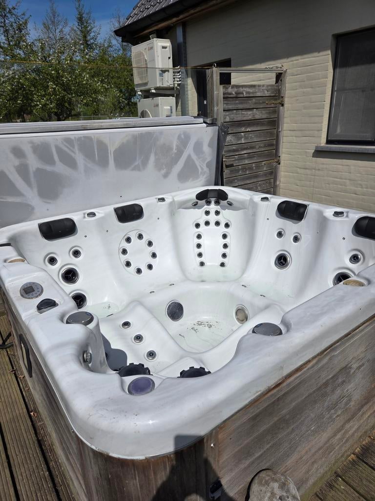 Jacuzzi 5 personen klein defect, Tuin en Terras, Ophalen