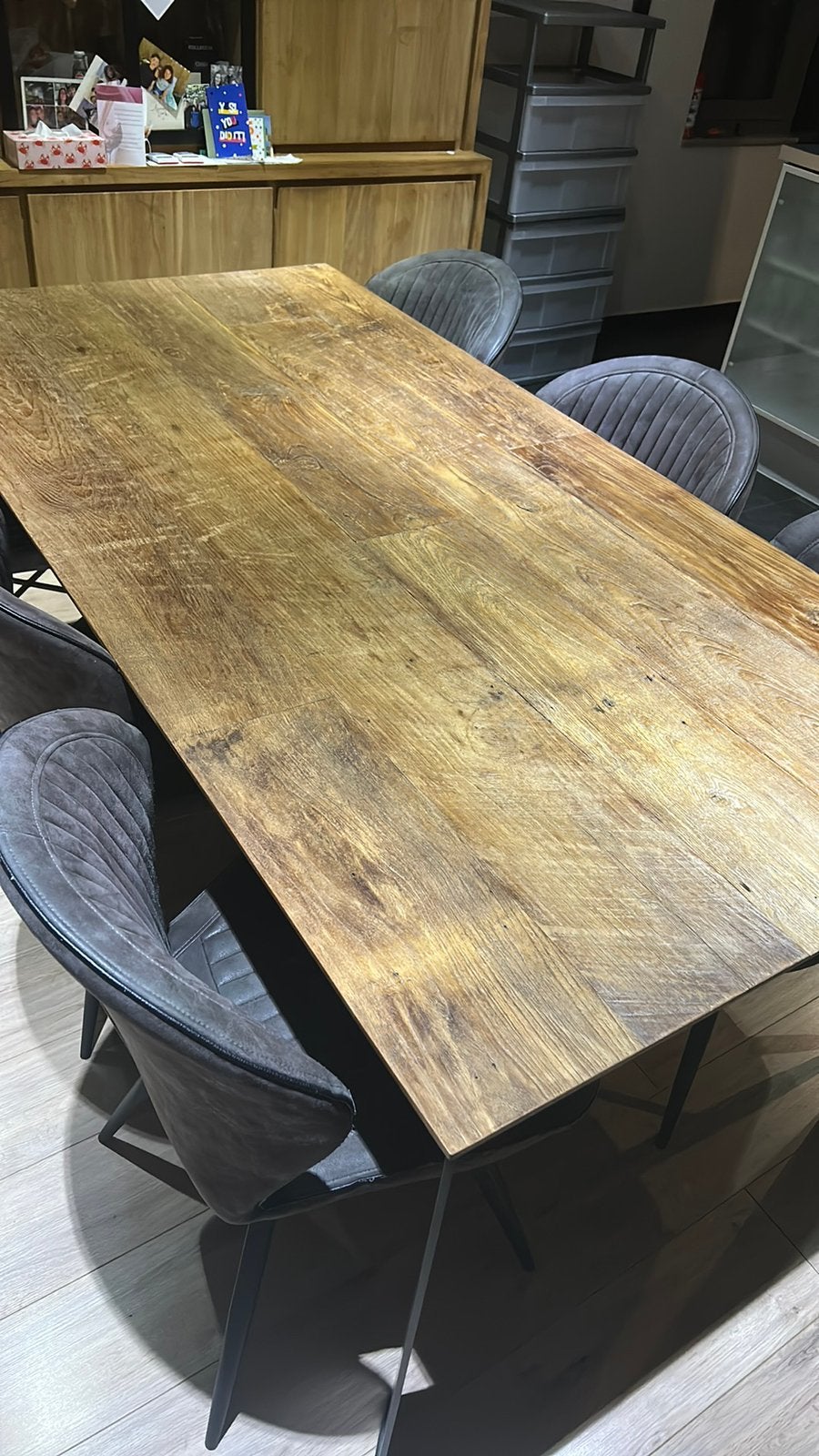 Teak houten tafel met metalen onderstel., Huis en Inrichting, Tafels | Eettafels, Ophalen, Gebruikt, Teakhout, Vijf personen of meer