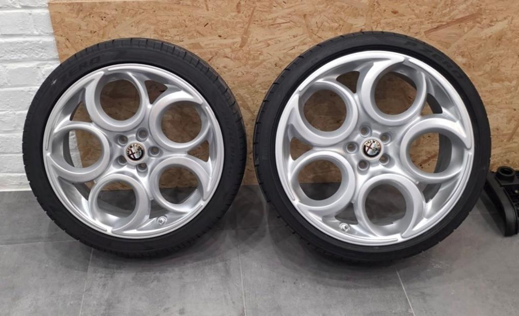 4 jantes Alfa Romeo 4C original ! Voir descritpion, Pneu(s), Enlèvement, Autre, Autre
