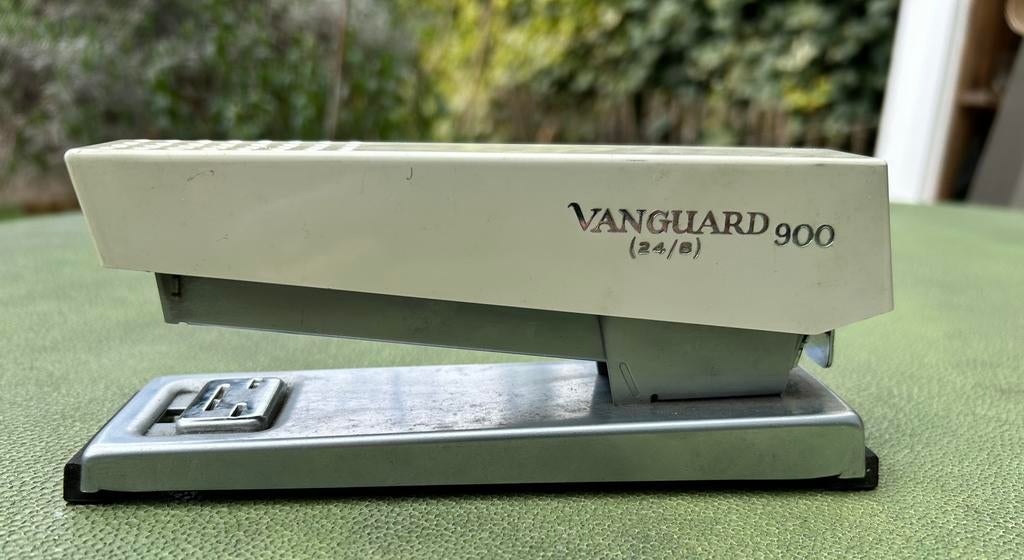 Agrafeuse vintage VANGUARD 900 (24/6), Divers, Enlèvement ou Envoi, Utilisé