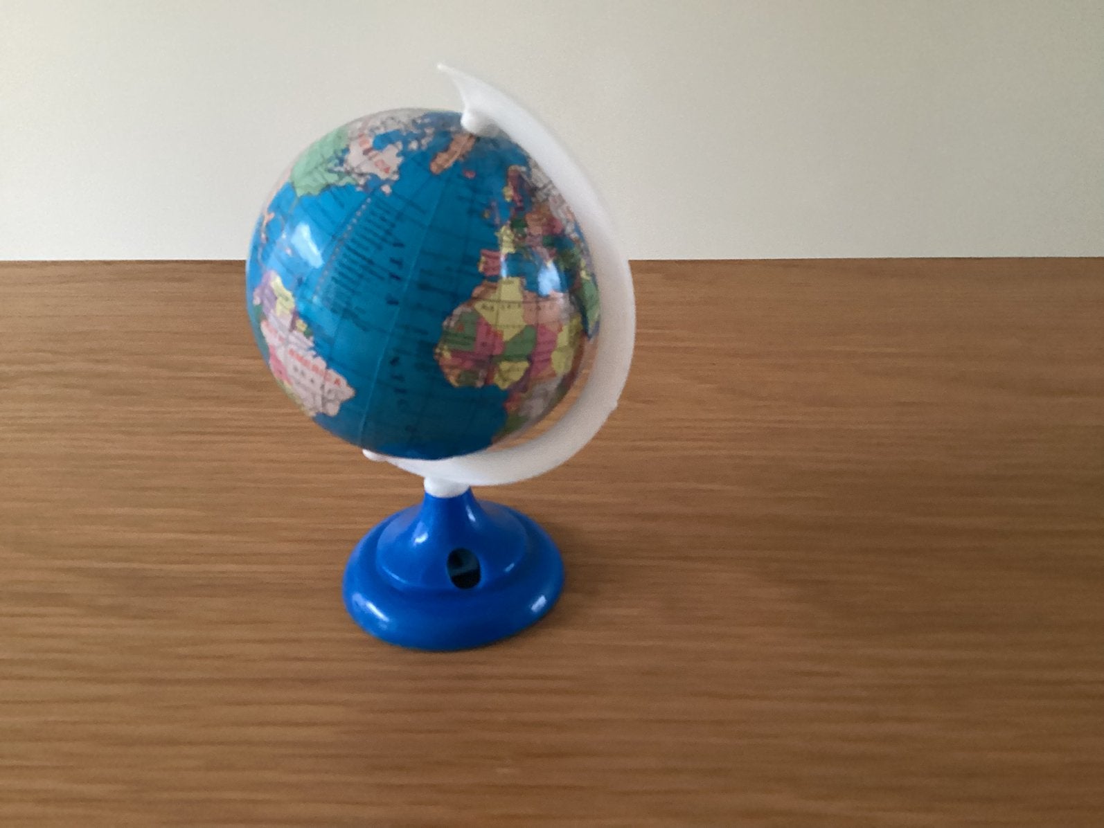 Leuke mini  wereldbol puntenslijper, Ophalen, Nieuw