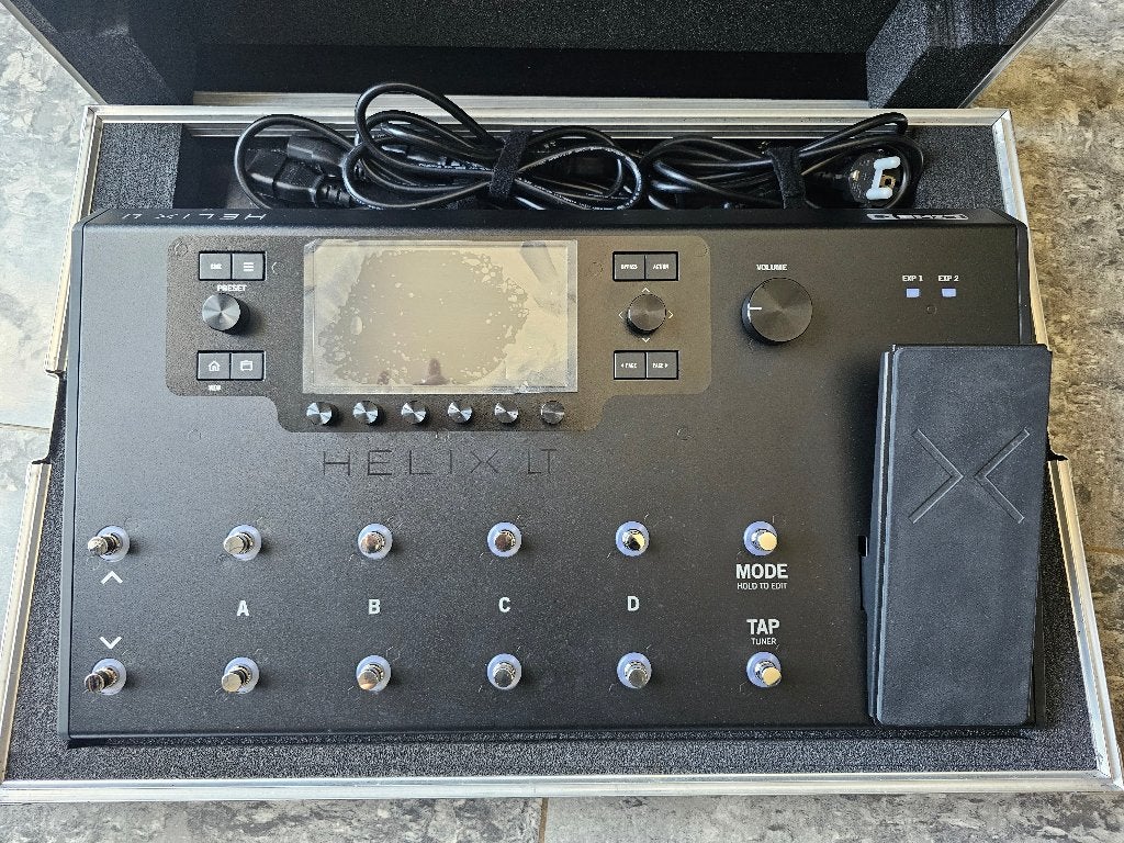 Line 6 Helix LT + Flightcase, Musique & Instruments, Enlèvement, Comme neuf, Autres marques