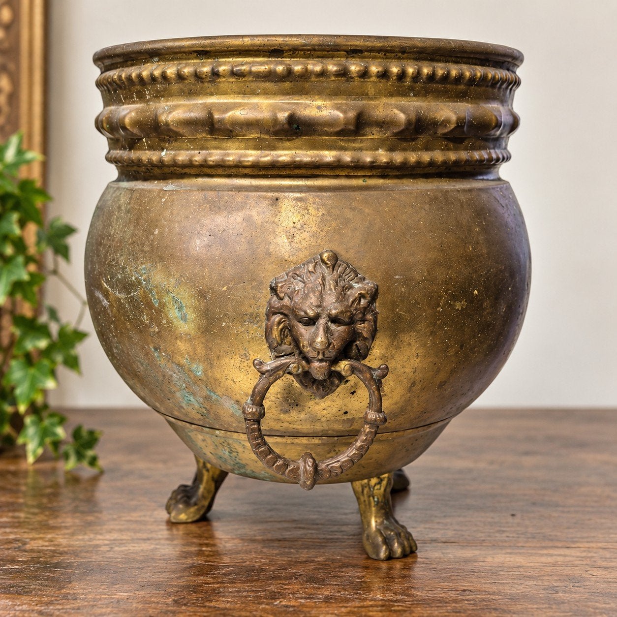 Antieke messing bronzen jardinière cachepot met leeuwenkoppe, Ophalen of Verzenden, Brons