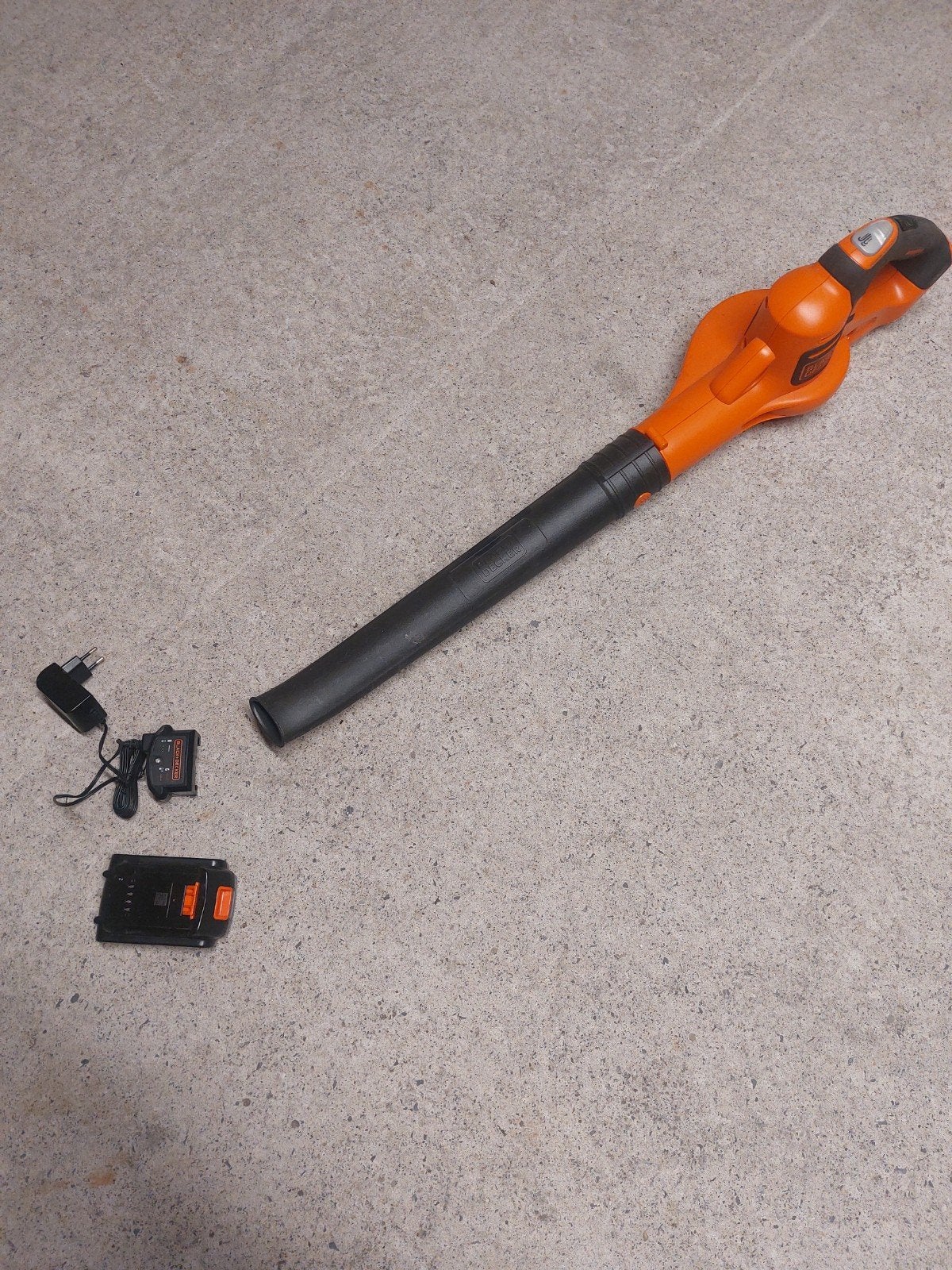 Black & Decker accu bladblazer met accu en oplader, Ophalen of Verzenden, Accu