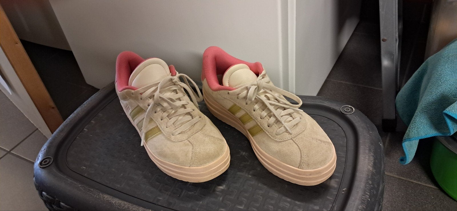 Adidas sneaker maat 37, Kleding | Dames, Ophalen, Gedragen