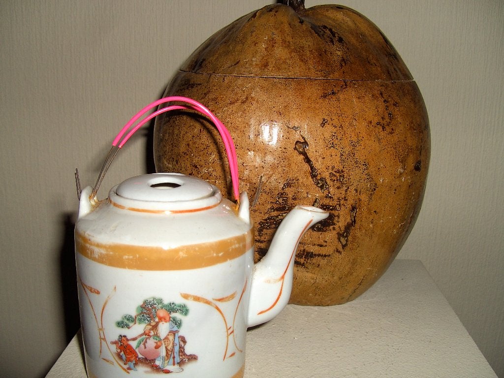 Theepot in kokosnootbolster  uit Vietnam, Overige typen, Handgemaakt, 23 cm, Overige herkomsten