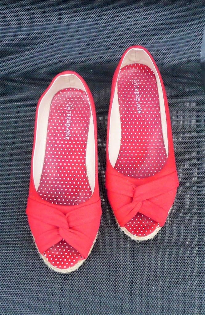 chaussures compensées rouges - taille 39 - Comme neuves !, Rouge, Enlèvement ou Envoi, Comme neuf, Trend One