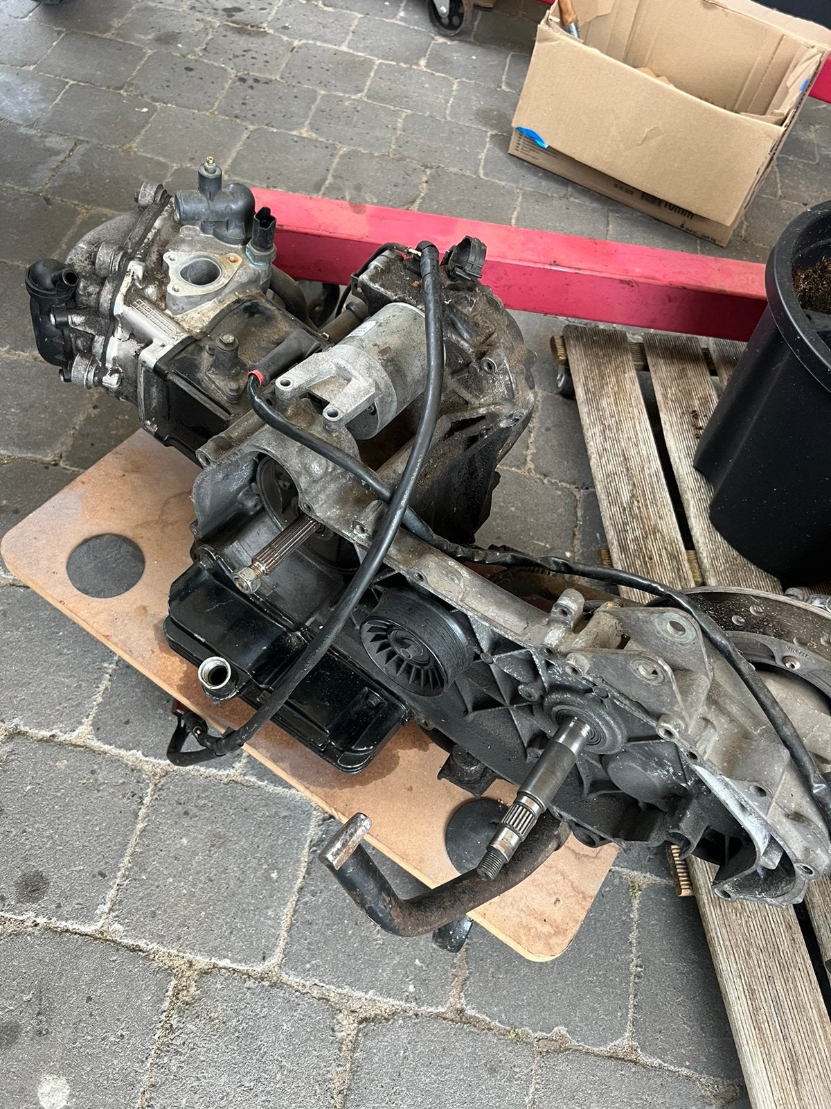 Vespa gts 300 motorblok kaal, Ophalen