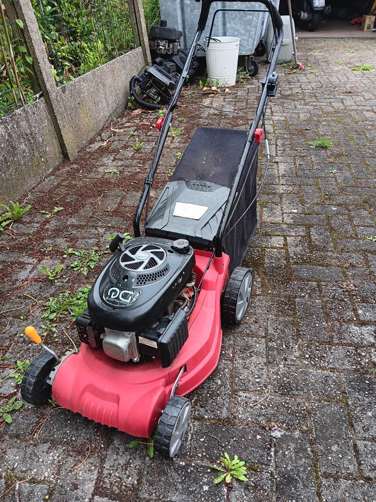 benzine grasmaaier voor opmaak of onderdelen, prijs 25€, Enlèvement ou Envoi, Tondeuse rotative, 30 à 39 cm, Utilisé