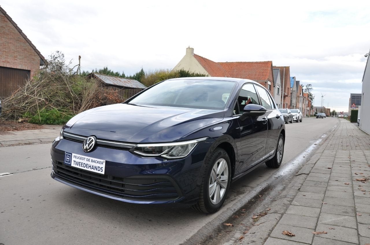 Volkswagen Golf VIII eTSI * ZEER PROPER * CAMERA * CAR PLAY, Autos, Achat, Euro 6, Carnet d'entretien, 5 portes