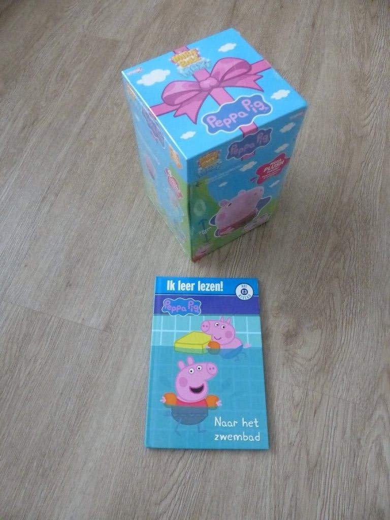 Setje Peppa Pig: leesboekje + maxi Mira ball, Ophalen of Verzenden, Zo goed als nieuw