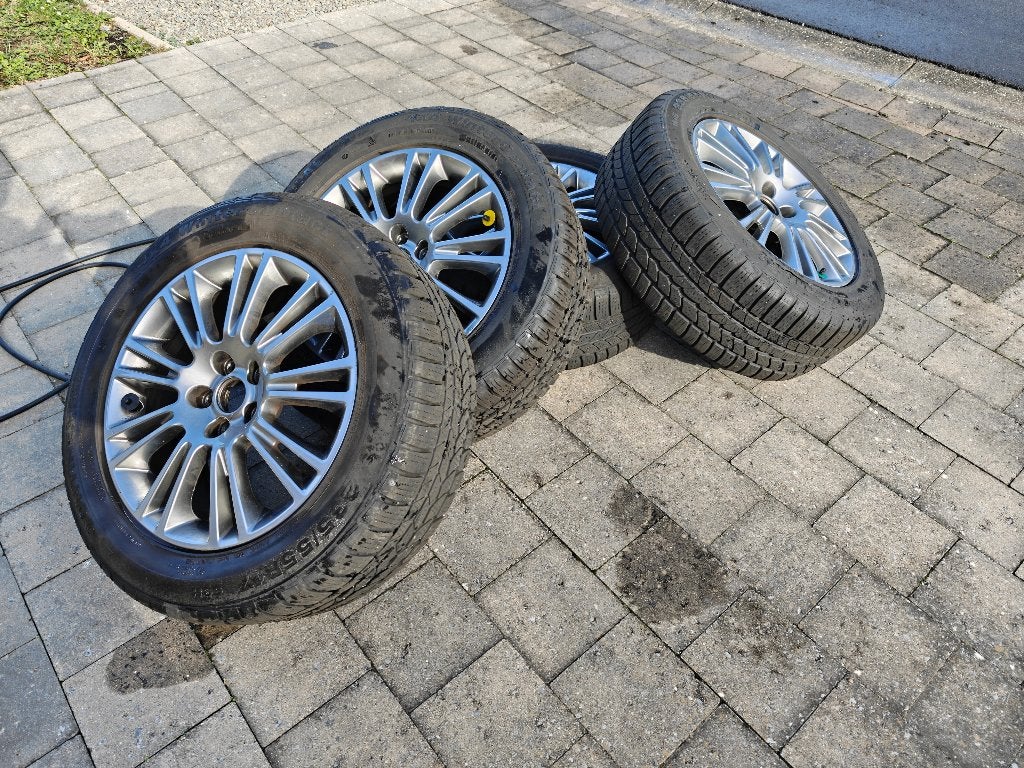 Jantes alu et pneus hiver 17", Autos : Pièces & Accessoires, Pneus hiver, Véhicule de tourisme, Enlèvement, Pneu(s)
