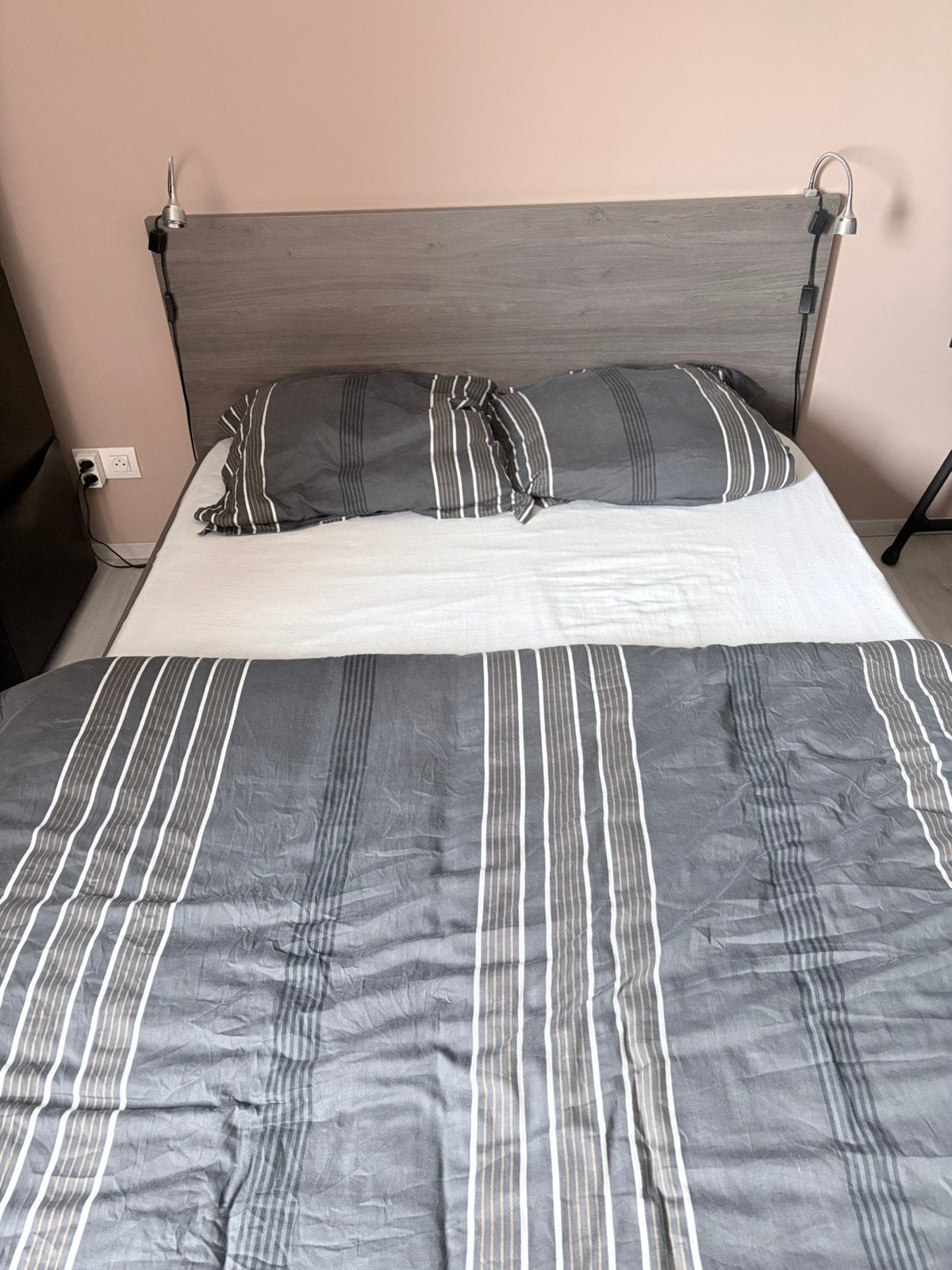 Bed 140x200 / commode 6 schuiven / 2 nachtkastjes, Enlèvement, Comme neuf