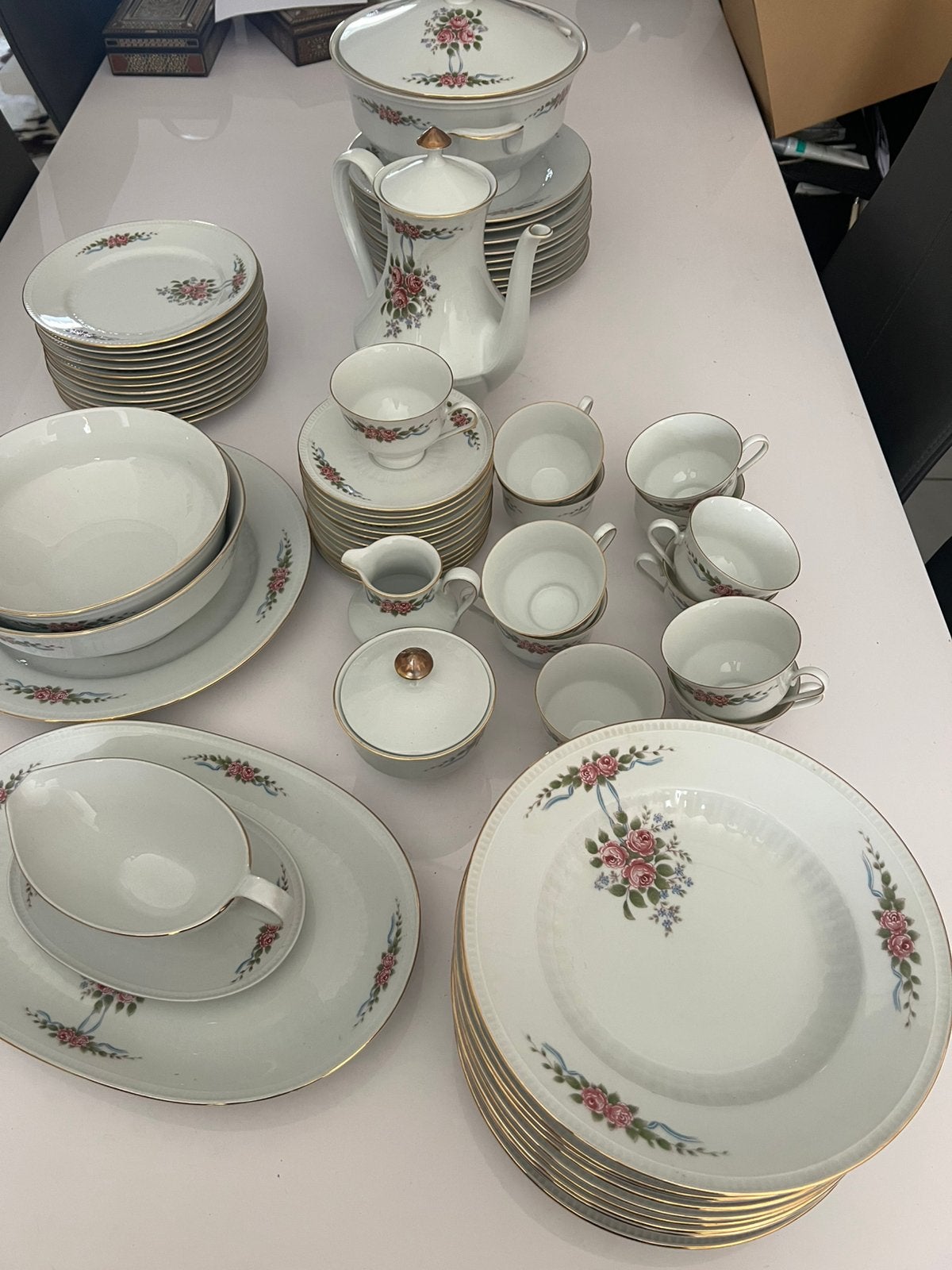 Service en porcelaine de Bavière, Enlèvement