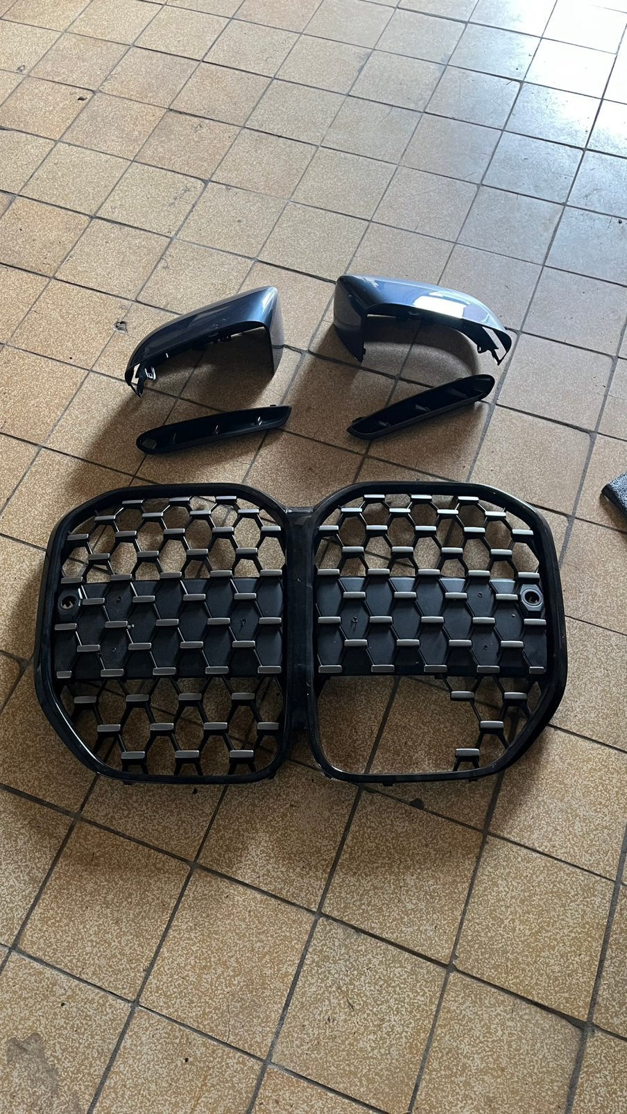 Bmw G22 grill en spiegelkappen, Auto-onderdelen, Ophalen, BMW