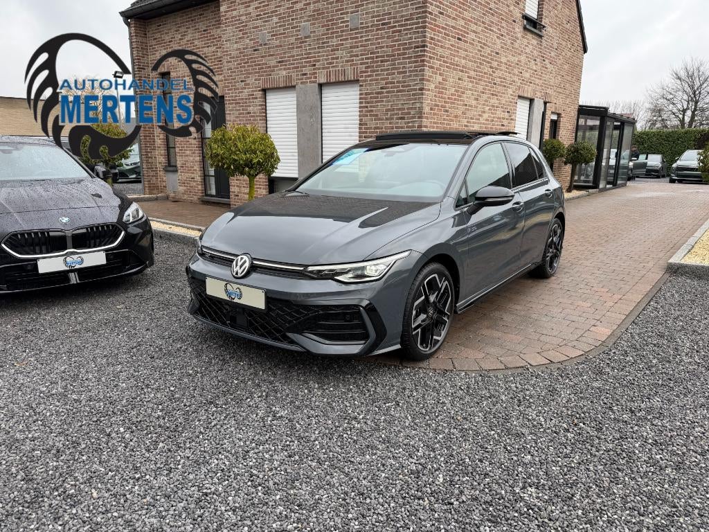 Volkswagen Golf VIII 1.5 eTSI R-Line PANO H/KARDON 360CAM, Auto's, Volkswagen, Automaat, 1498 cc, 4 cilinders, Bedrijf