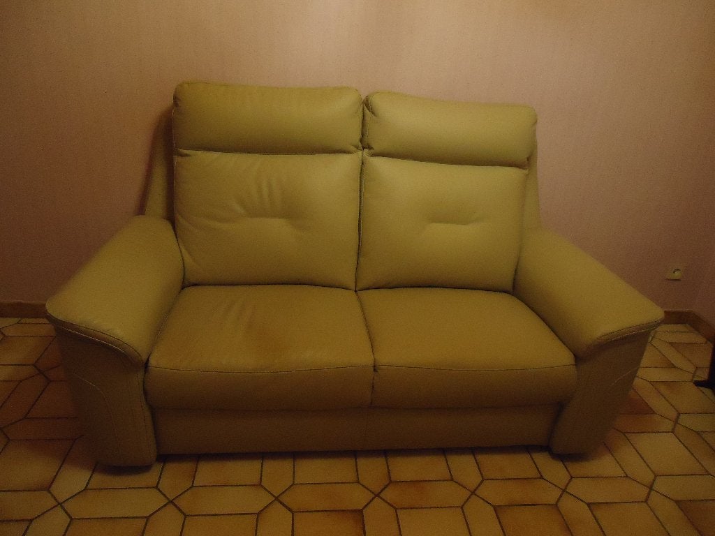 A vendre canapé neuf 2 places fixe en cuir, Ophalen, 150 tot 200 cm, Tweepersoons, Zo goed als nieuw