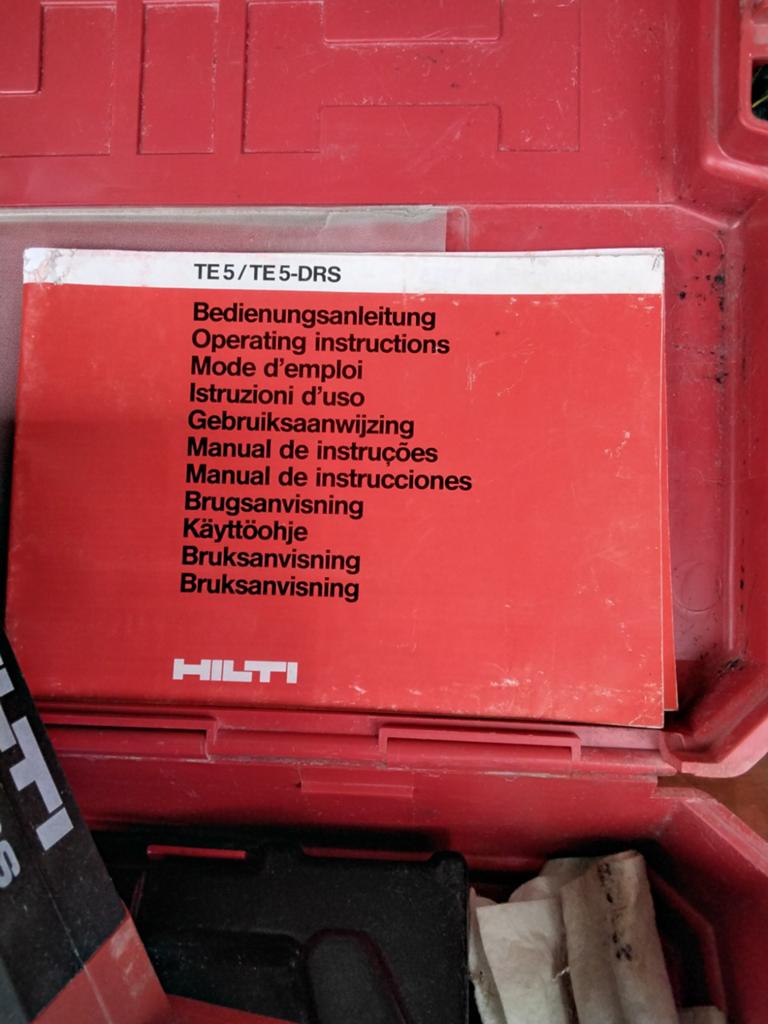 Boormachine hilti in prima staat, Ophalen