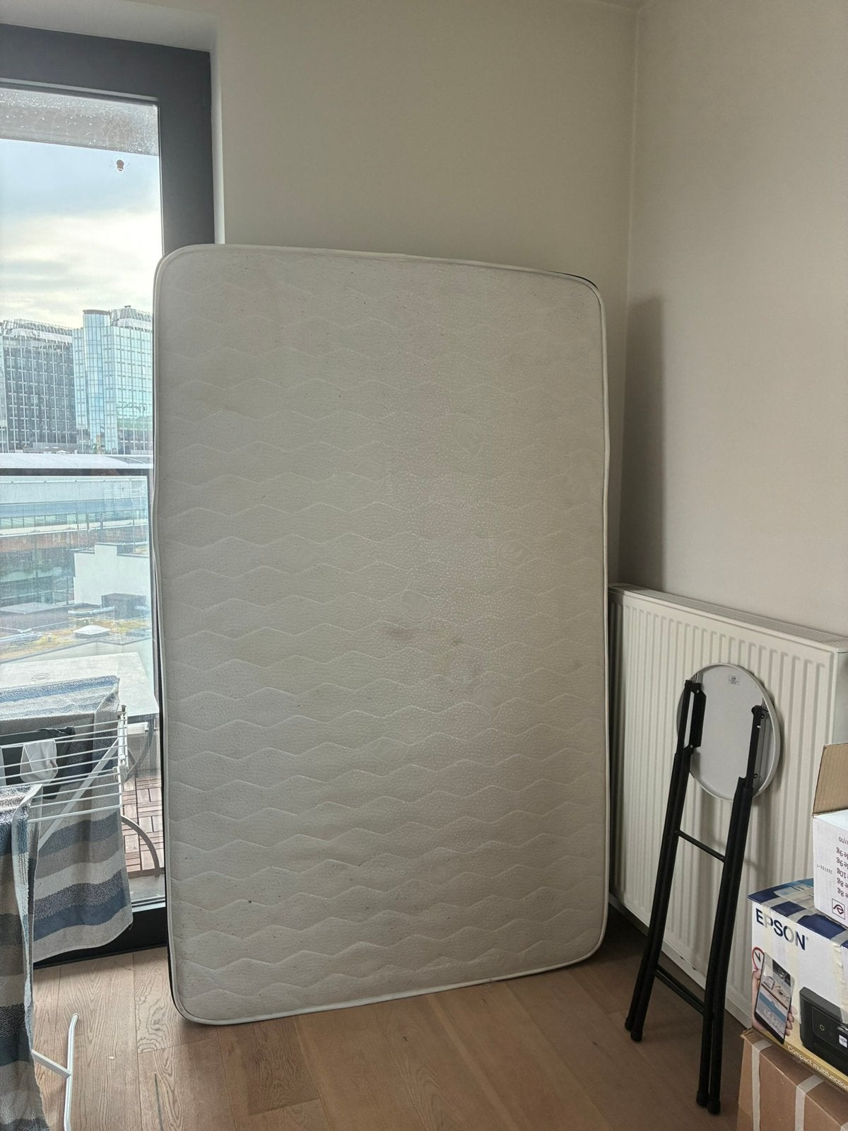 Matelas 140cm*200cm, Huis en Inrichting, Slaapkamer | Matrassen en Bedbodems, Ophalen, Zo goed als nieuw, Matras