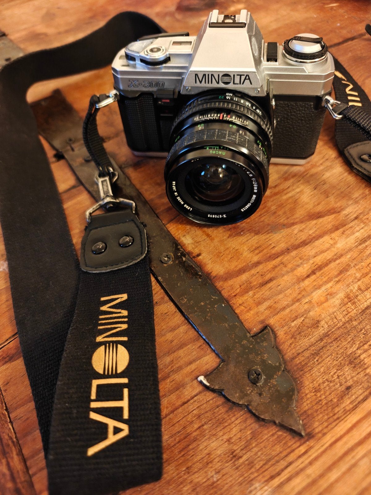 Minolta X-300 spiegelreflexcamera met lens, Enlèvement ou Envoi, Minolta