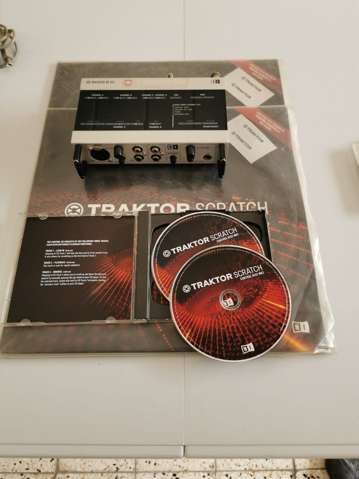 Traktor Scratch pro 2 + audio 8 dj, Muziek en Instrumenten, Ophalen, Zo goed als nieuw