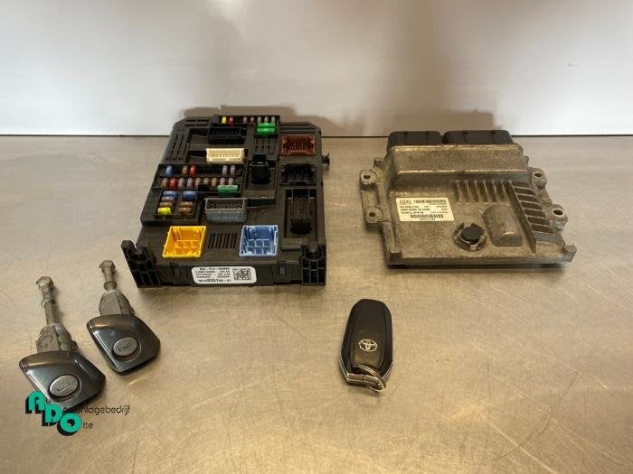 Serrure de contact + ordinateur d'un Toyota Pro-Ace (Pro-Ace, -, 3 mois de garantie, Toyota, Utilisé