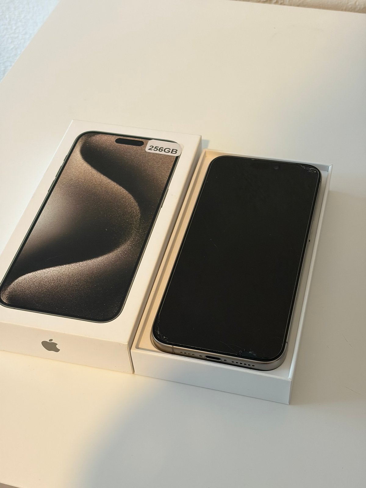 Apple iPhone 15 Pro Max 256 Go Titanium, Télécoms, 256 GB, IPhone 15 Pro Max, Comme neuf, 87 %