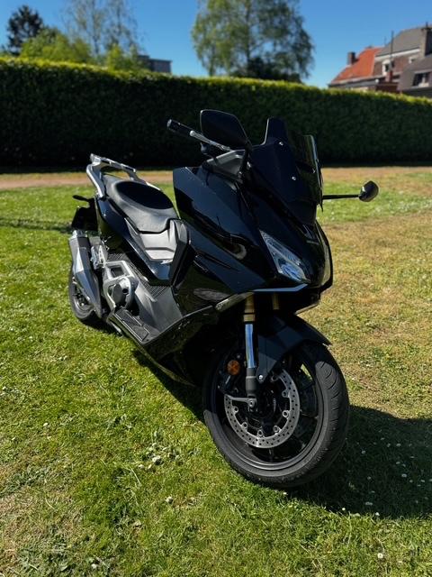 scooter honda forza 750, Occasion, Contrôle de traction, 2 cylindres, Particulier