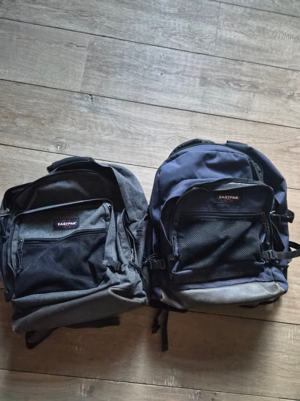 2 eastpak boekentassen, Ophalen, Leer