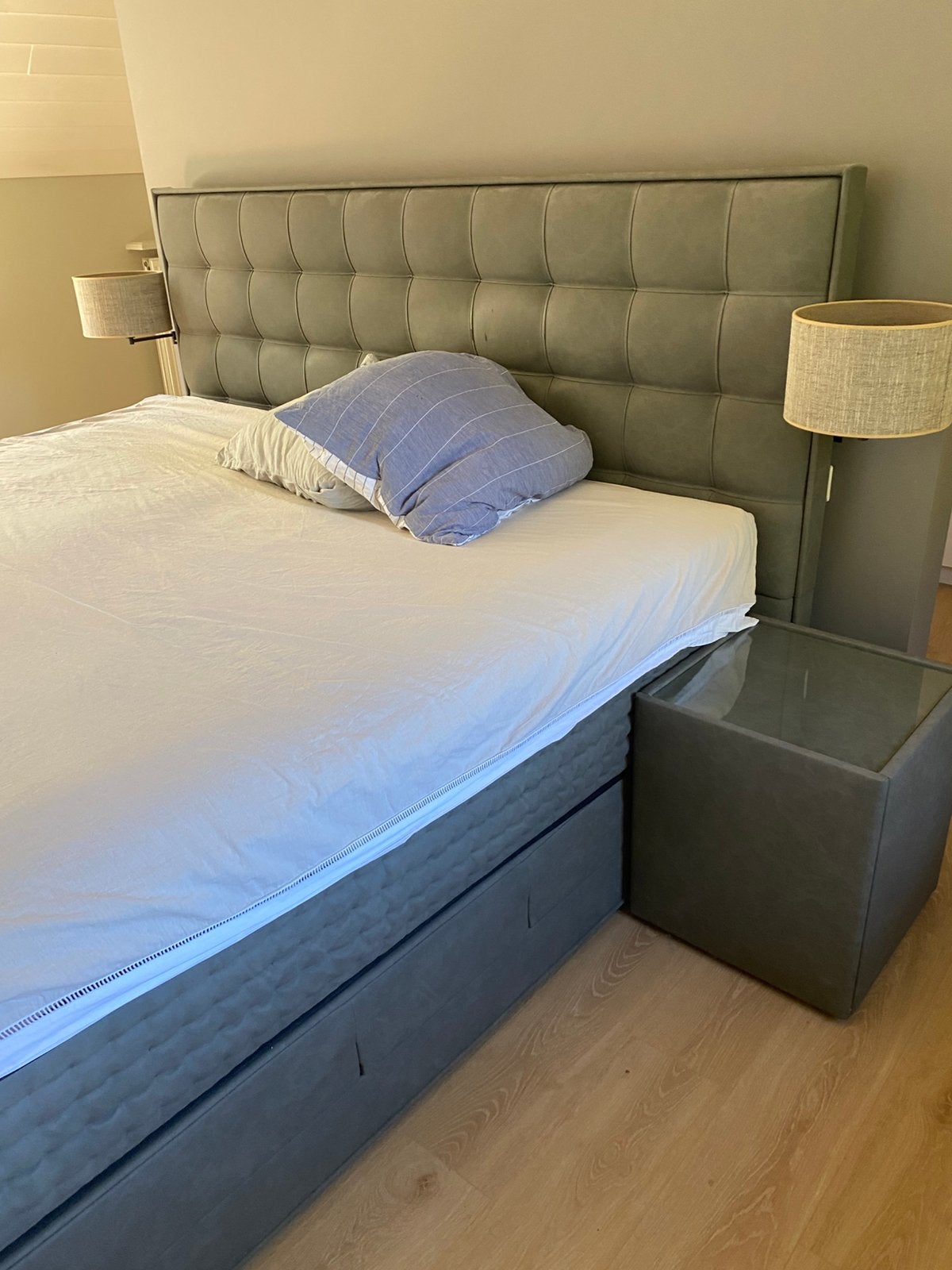 Boxspring comfortabele grijsgestoffeerde, Ophalen, Gebruikt, Tweepersoons, Swiss Sense