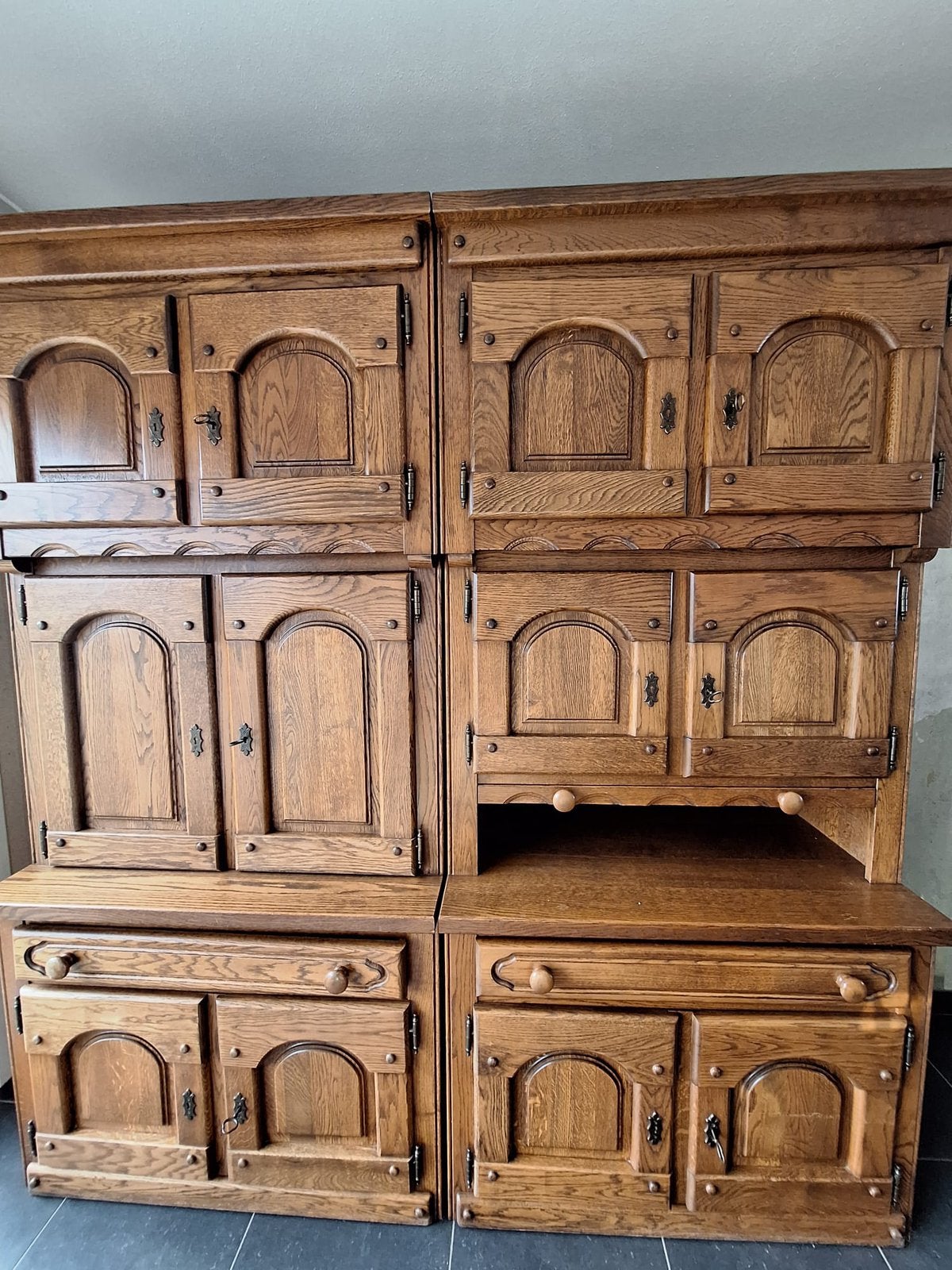 Driedelige klassieke wandkast  – 300  212  62 cm, Ophalen