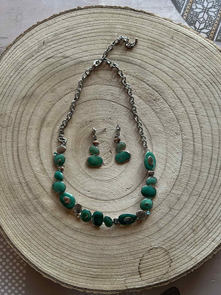 Ensemble collier et boucle d’oreille menthe, Handtassen en Accessoires, Kettingen, Ophalen, Zo goed als nieuw, Groen