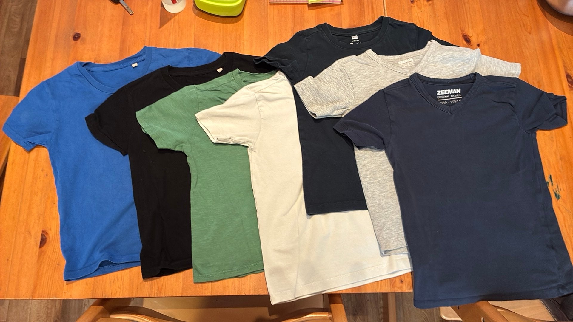 7 effen t-shirts maten 110-116, Enfants & Bébés, Vêtements enfant | Taille 110, Enlèvement, Utilisé, Garçon ou Fille, Chemise ou À manches longues