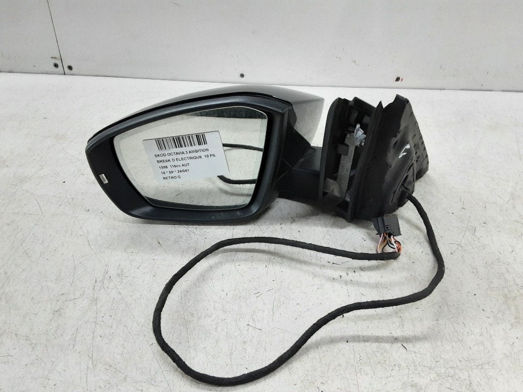 SPIEGEL LINKS Skoda Octavia Combi (5EAC) (01-2012/07-2020), Gebruikt, Info@skoda-auto.de, Skoda, Max-Planck-Straße  3-5
64331  Weiterstadt, DE