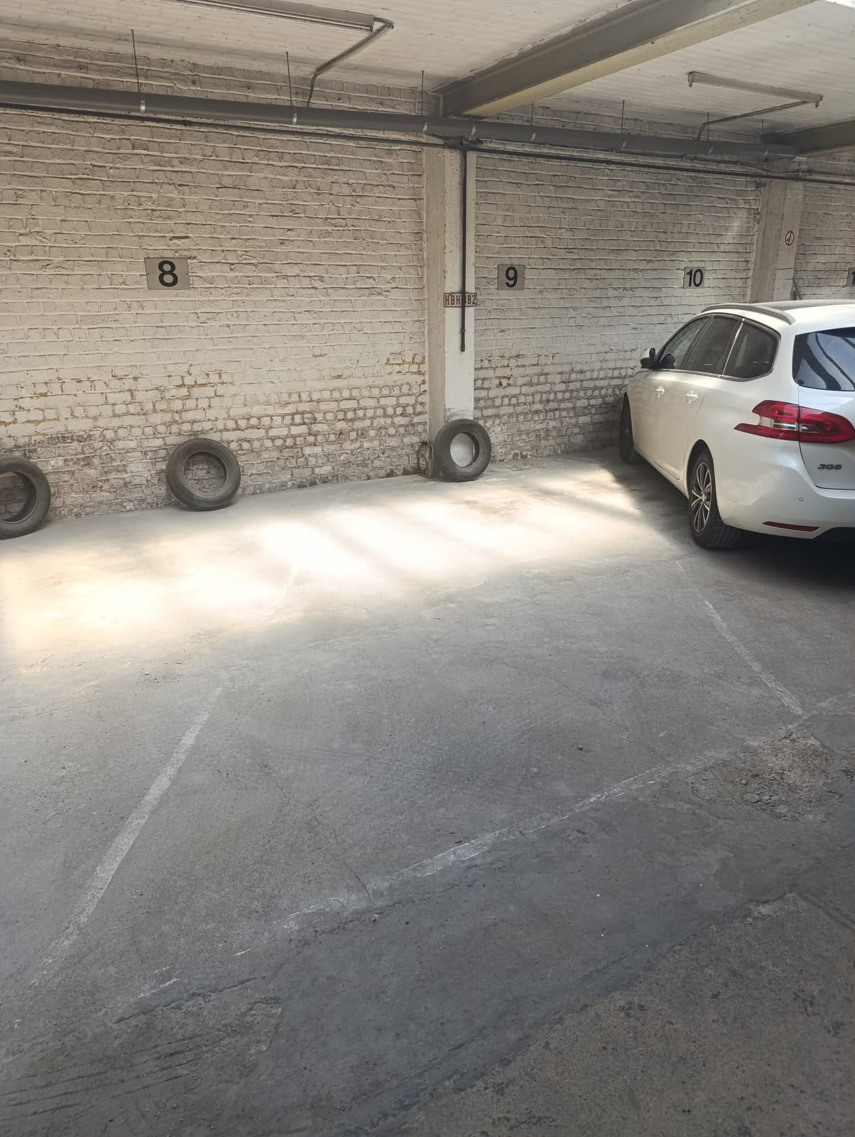 Emplacement de voiture à louer, Bruxelles