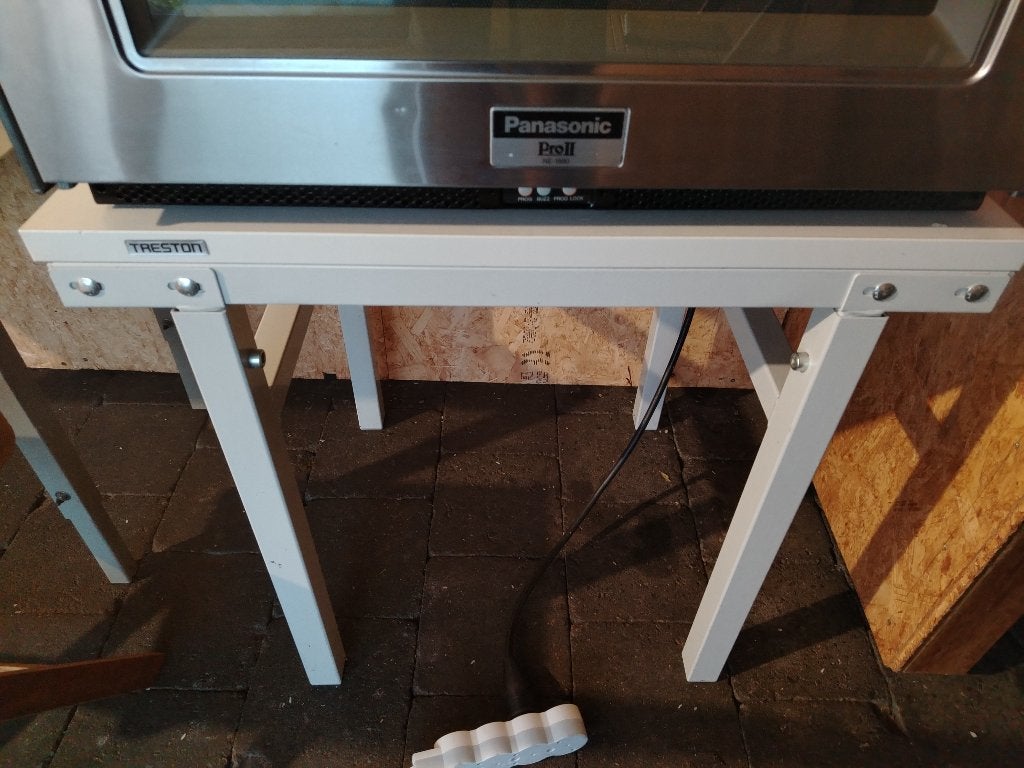 Treston werktafel 70x 50, Doe-het-zelf en Bouw, Werkbanken, Ophalen, Zo goed als nieuw