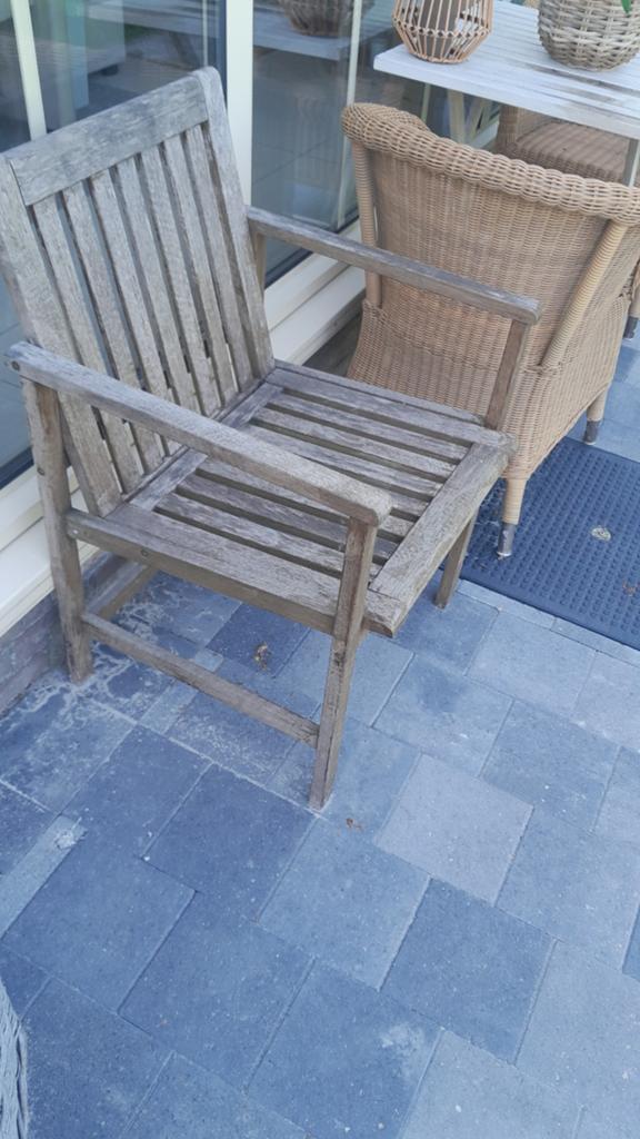 Tuinstoelen 4 en bijhorende  tafel., Enlèvement