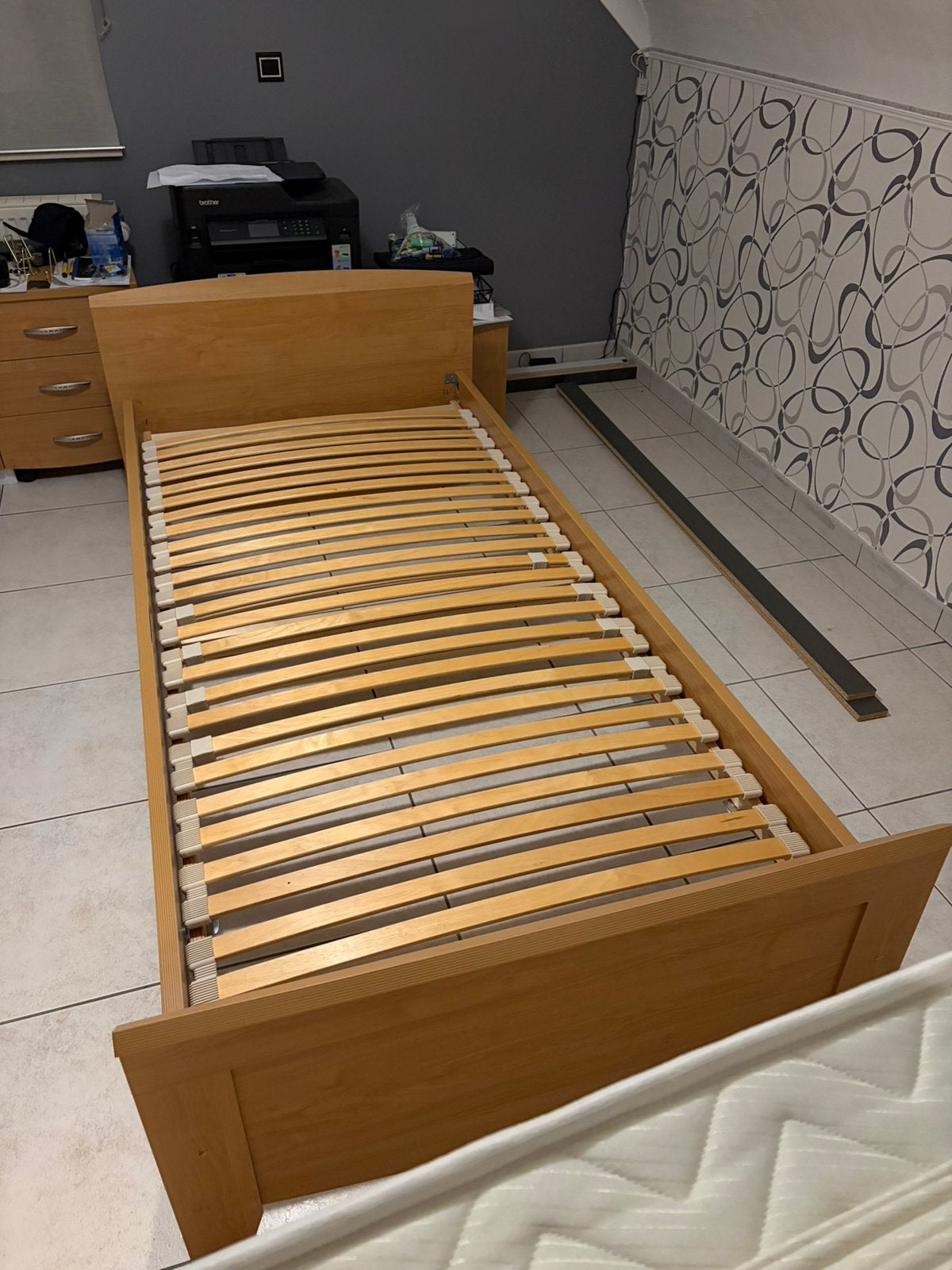 Eenpersoonsbed + lattenbodem + matras, Huis en Inrichting, Ophalen, Gebruikt, 90 cm, Eenpersoons