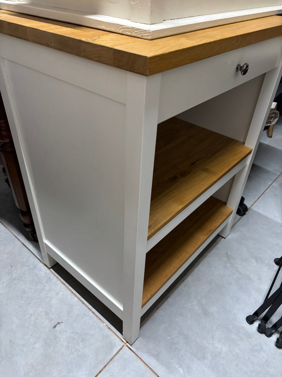 Mooi wit kastje zo goed als nieuw, Huis en Inrichting, Ophalen, Zo goed als nieuw