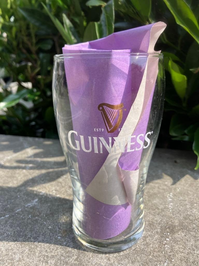 6 GUINNESS GLAZEN. ALS NIEUW, Ophalen of Verzenden, Nieuw, Bierglas