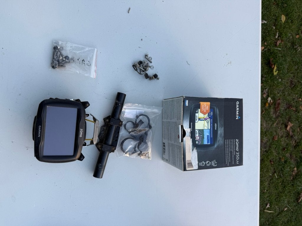 Garmin Zumo 350LM GPS + afsluitbare Touratech houder – Quad, Enlèvement, Utilisé